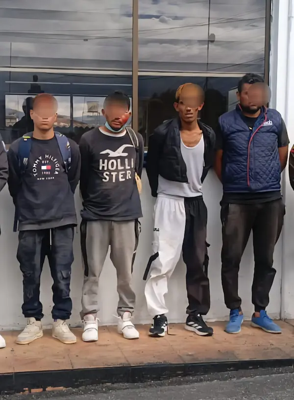 Delincuentes atrapados tras robar carro con gas en Riobamba: