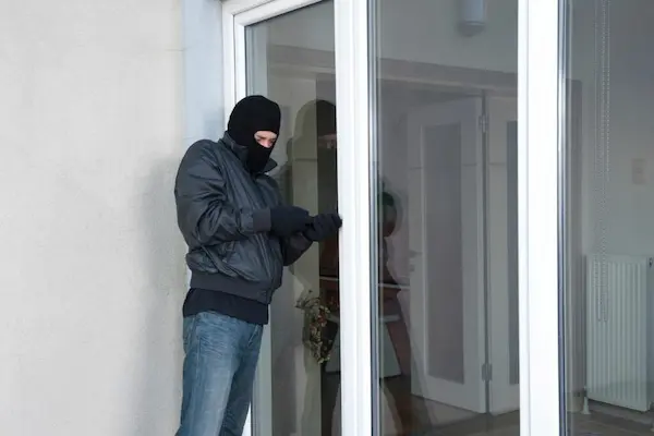 3 hombres procesados por robo en una casa de Riobamba