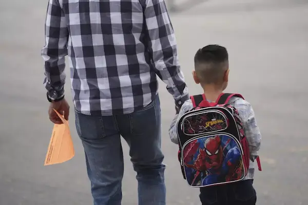 El hombre que debía prodigar amor y protección sin límites al tierno niño cometió el execrable delito en el cantón Guano