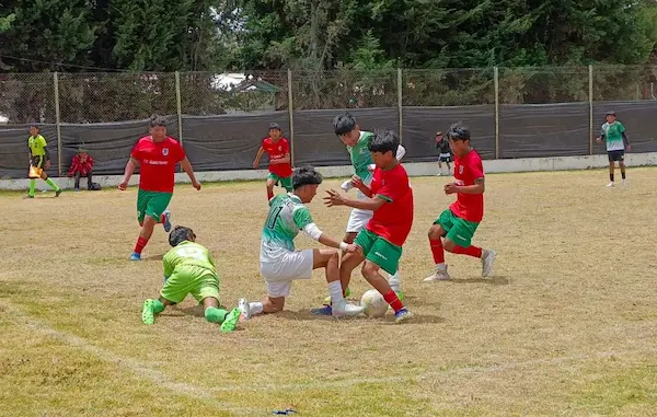 Gran duelo en la Sub 16.