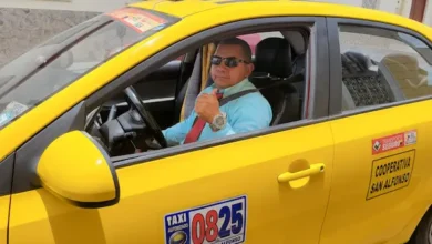 Taxista de Riobamba devuelve celular a un pasajero