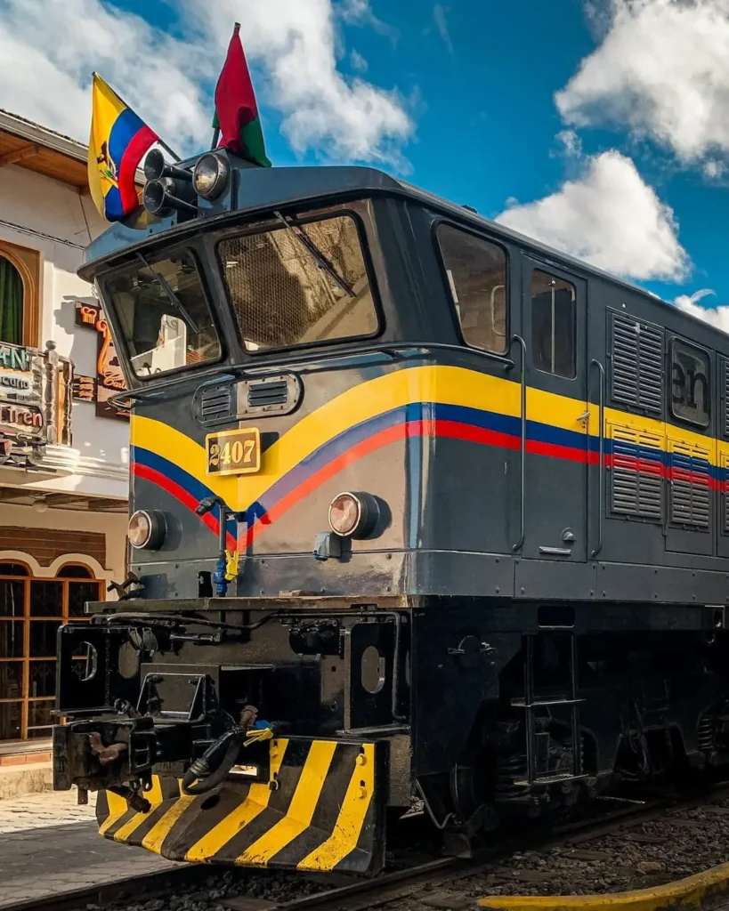 Tren de Alausí retoma actividades tras desperfecto mecánico