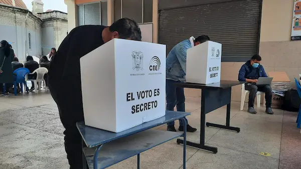 votaciones para Consulta popular para nueva Asamblea Constituyente