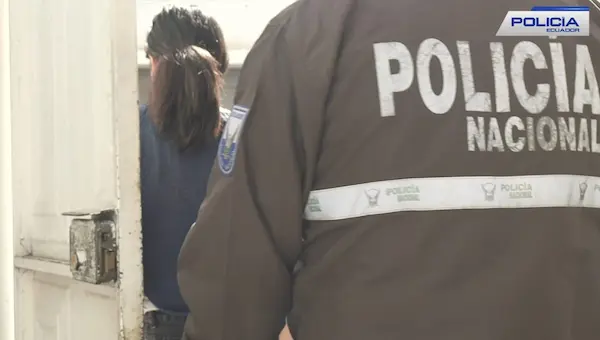 Una vez ejecutado el debido procedimiento se la presentó ante un operador de la Administración de Justicia