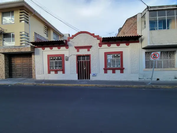 Asaltan a una mujer tras retirar dinero de un banco en Riobamba
