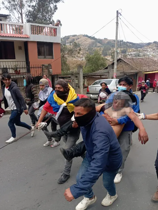 Heridos en protestas en Guaranda