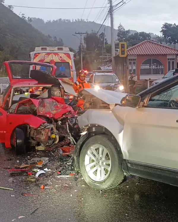 Un herido tras violento accidente en la vía Cuenca–Gualaceo