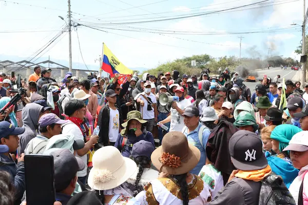 Miles de indígenas marchan en Ibarra y exigen diálogo al Gobierno