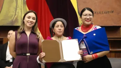 Asamblea Nacional condecora a mujeres de Chimborazo