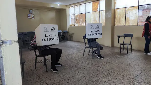 Calendario y campaña para referéndum y consulta popular 2025