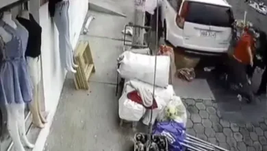 Auto sin freno de mano causa incidente en Riobamba