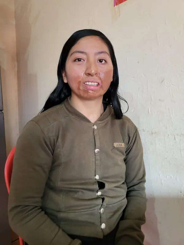 María Cecilia Tixi Tenezaca tiene 22 años y es auxiliar de enfermería