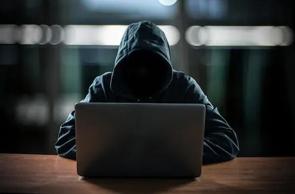 Arrestan a un adolescente de 13 años tras hacer increíble pregunta a ChatGPT