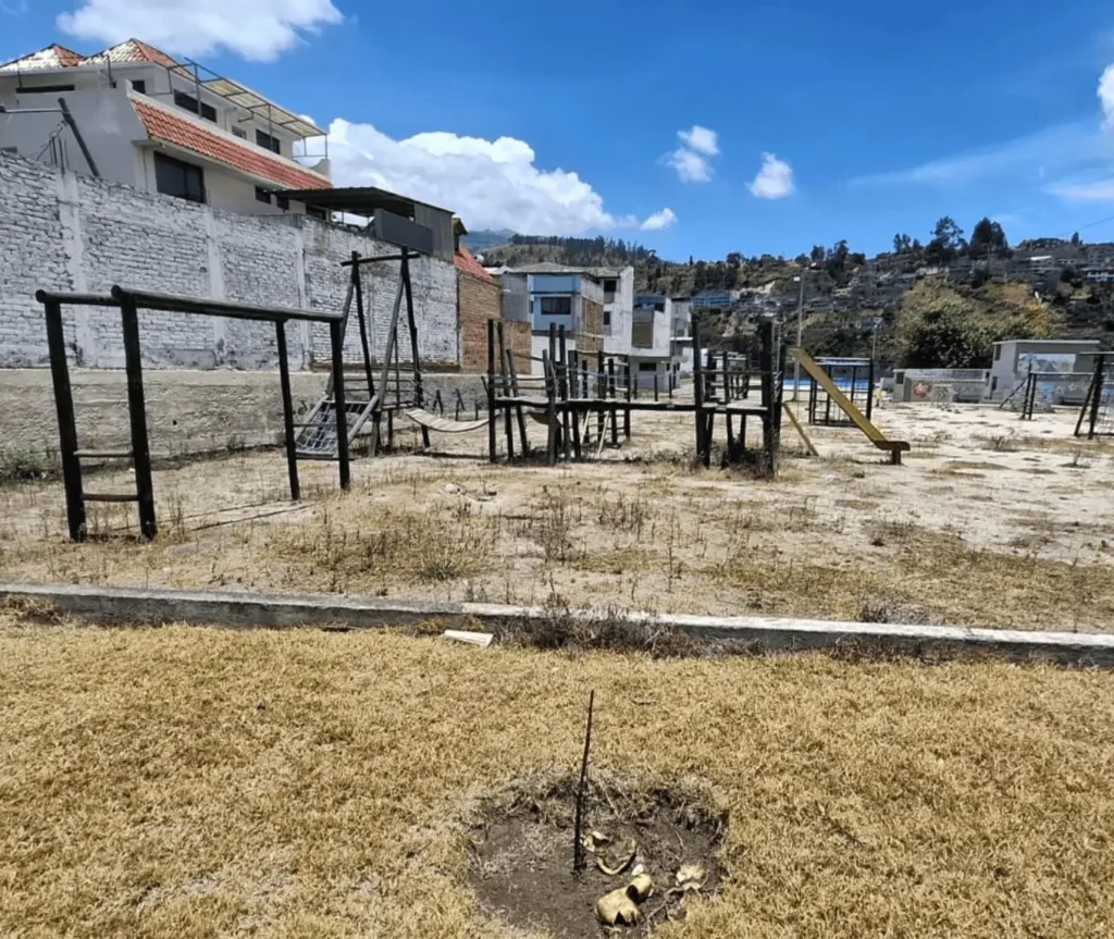 Denuncian abandono de parque de Cashapamba en Ambato.