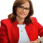 Photo of Elizabeth Cabezas
