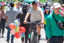 Entre bonos y feriados: el corto aliento de la reactivación económica en Ecuador