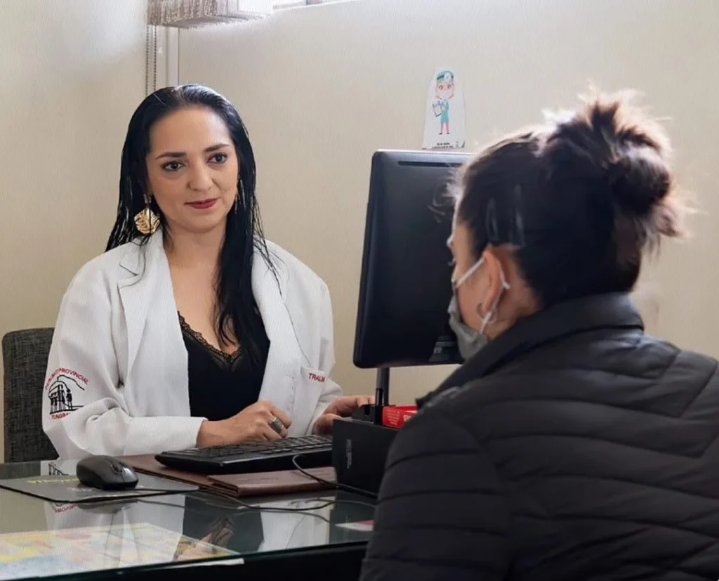 Exámenes para prevenir cáncer de mama a bajo costo en Ambato.