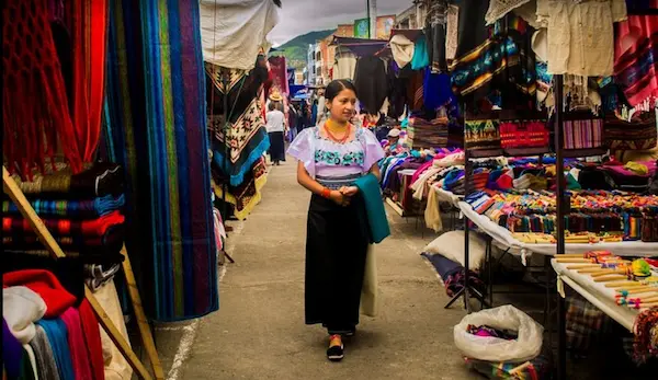 Gobierno reduce el IVA al 8 % en Imbabura tras el fin del paro 2025