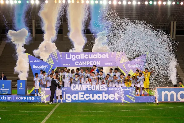 Guayaquil City sancionado y aún no es campeón de la serie B.