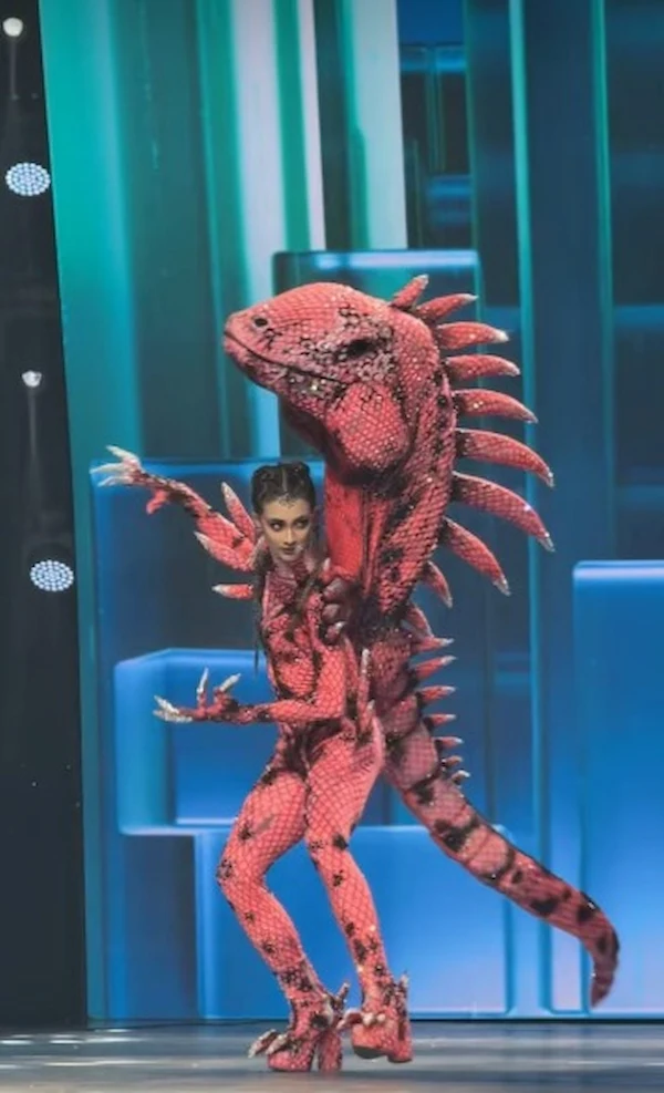Miss Grand International 2025; ecuatoriana con traje de iguana rosa sorpendió el certamen