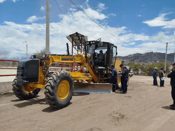 Concejales de Riobamba fiscalizan entrega de maquinaria a las parroquias