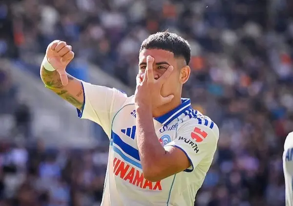 Kendry Páez celebrando su gol.