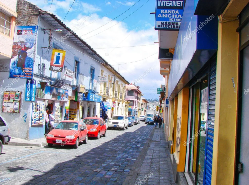 Más de 300 locales afectados por cierres viales en Latacunga.