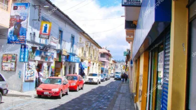 Más de 300 locales afectados por cierres viales en Latacunga.