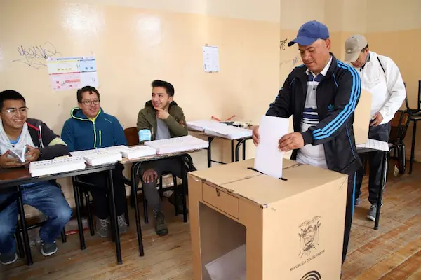 Votaciones en Ecuador