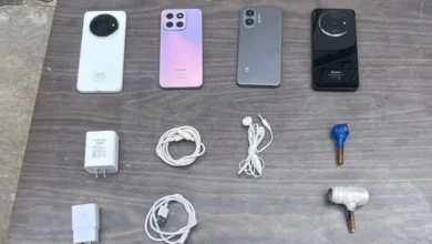 Militares decomisan celulares y más objetos en Guaranda.