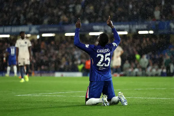 Chelsea vs Ajax: Moisés Caicedo anota golazo en Champions.