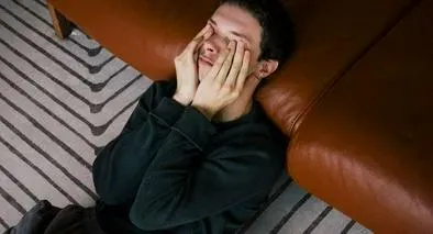 "No quiero recibir visitas en mi casa" es una señal de agotamiento.