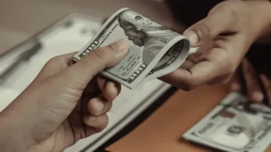 Nuevo salario básico en Ecuador 2026: Gobierno prevé incremento moderado