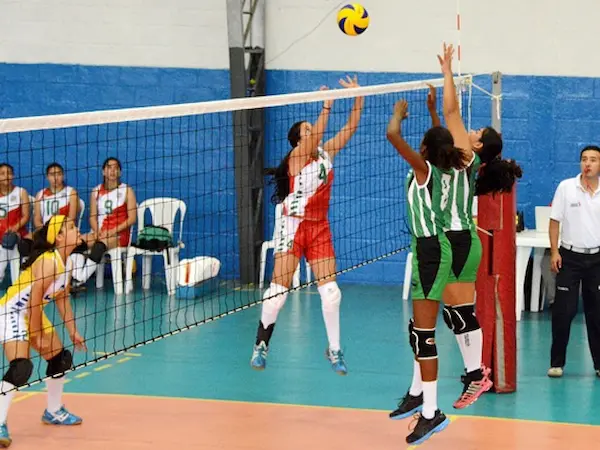 Pruebas de Voleibol en la Federación Deportiva de Chimborazo.