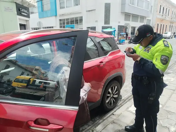 Riobamba registra 50 procesos sancionatorios contra agentes de tránsito