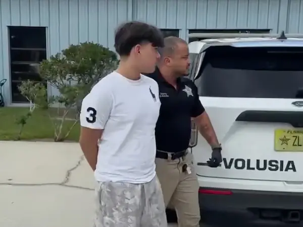 Adolescente arrestado en Estados Unidos