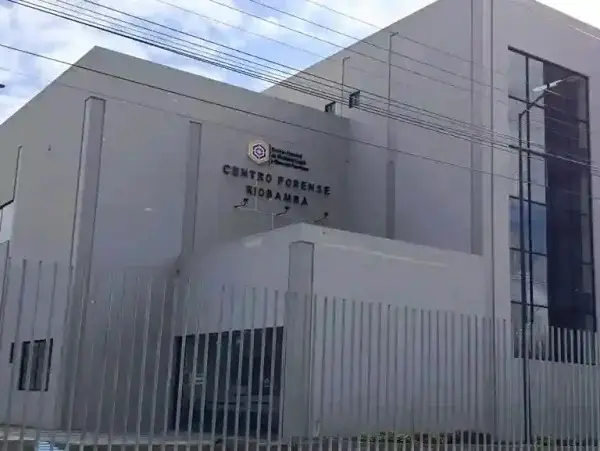 Tras el levantamiento del cadáver, este fue trasladado al Centro Forense San Pedro de Riobamba, donde se le practicó la autopsia que determina la ley para las muertes violentas