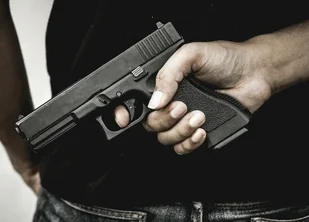 Hombre recibe 3 años de prisión por portar armas en Cotopaxi.