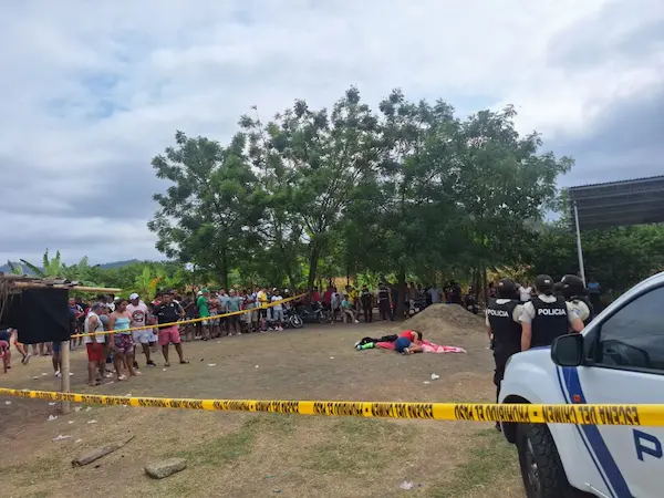 Acribillado mientras jugaba fútbol