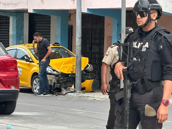 Taxista acribillado por gatilleros en moto