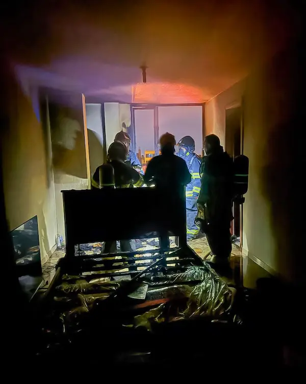 Bomberos de Riobamba apagaron incendio en una casa