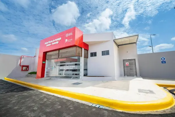 El cuerpo inerte llegó al Centro Forense de Portoviejo para que se le practique la autopsia