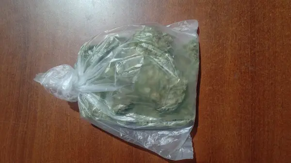 La funda que se le encontró a la mujer al momento del registro corporal