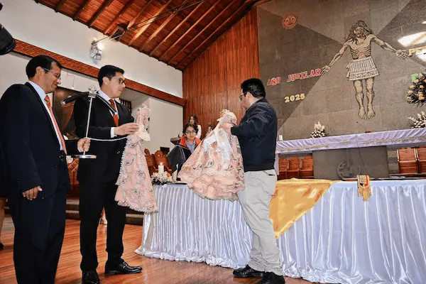 Niño Rey de Reyes Chimborazo 2025-2026, cambio de vestimenta