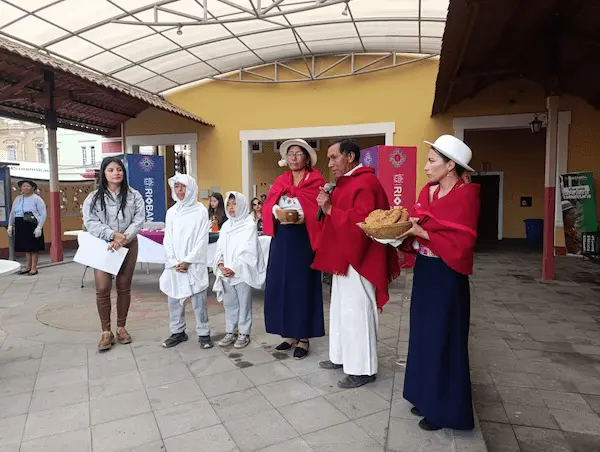 Parroquia Flores de Riobamba ganó concurso de la colada morada más morada