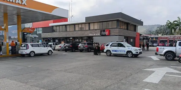 Se salvó de morir en una gasolinera