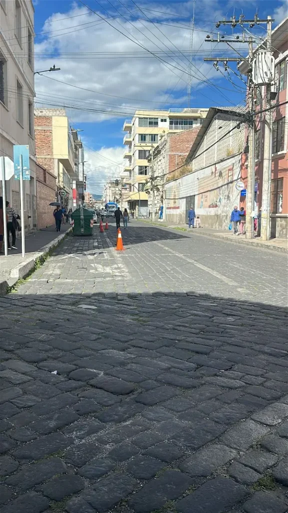 Calle 10 de Agosto cerrada