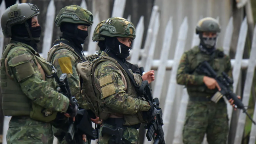 3 cantones de Cotopaxi y Bolívar en estado de excepción.