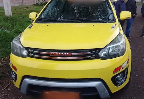 Policía recupera taxi robado y detiene al presunto asaltante en Riobamba