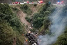 Camión cae al abismo en la vía Riobamba - Pallatanga deja 2 muertos